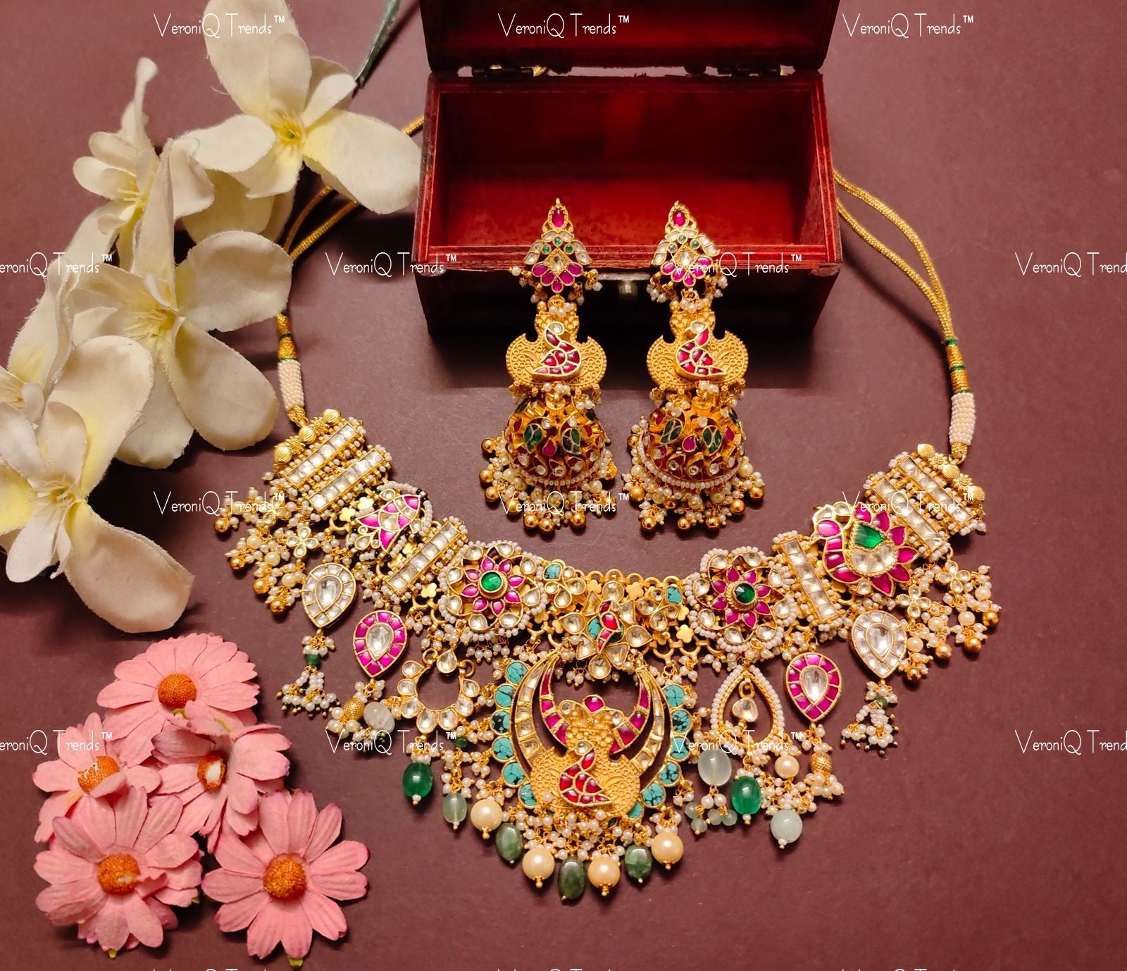VeroniQ Trends-South Indian Kemp Stone Gold Plated Pachi Kundan Necklace With Peacock Motif Pachi Kundan-Gold Plated-Wedding Jewellery-Punjabi Jewellery-South Indian-Thappa Jewellery