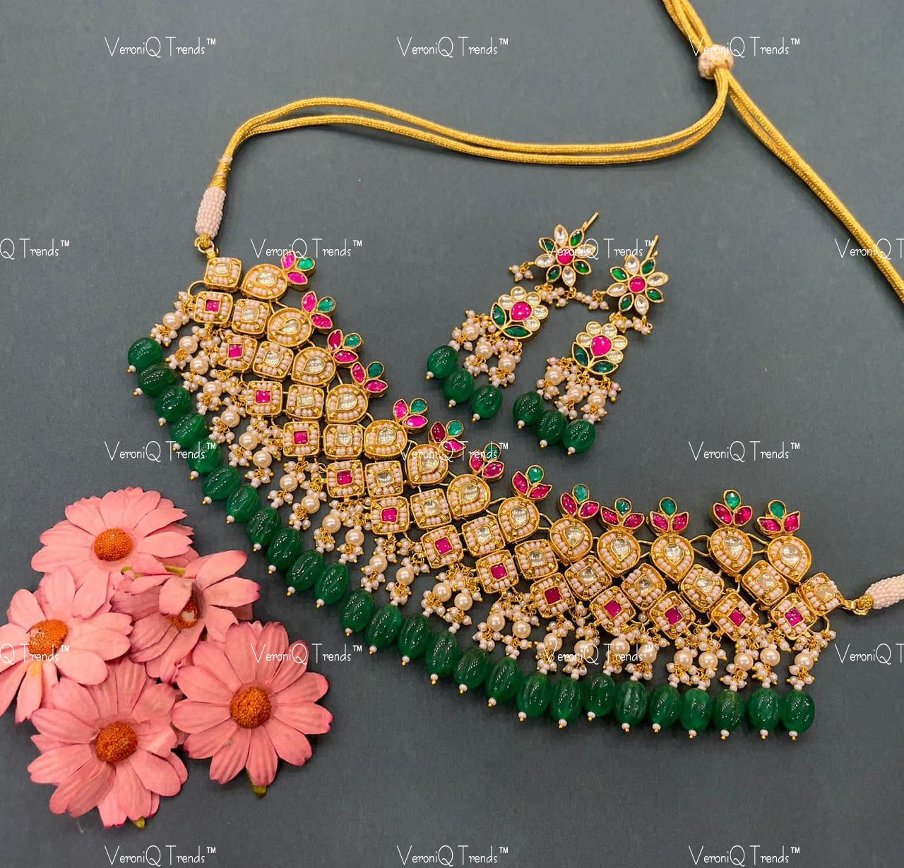 VeroniQ Trends-Elegant Design Kemp Stone Gold Plated Pachi Kundan Choker Necklace Pachi Kundan-Gold Plated-Wedding Jewellery-Punjabi Jewellery-South Indian-Thappa Jewellery