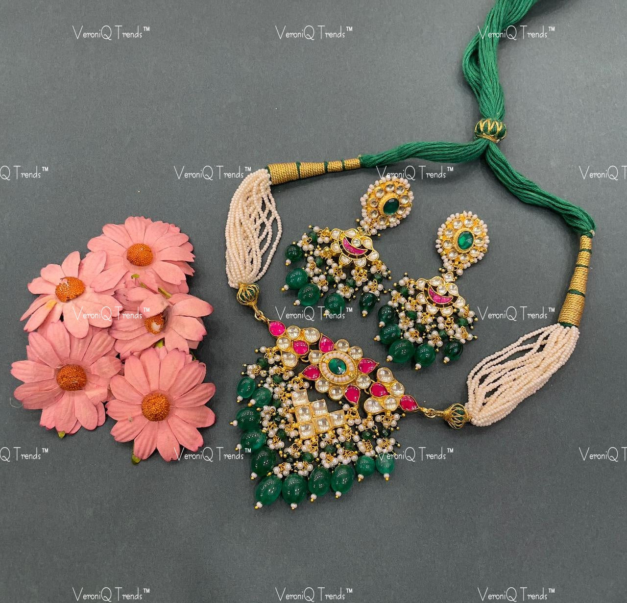 VeroniQ Trends-Traditional Gold Plated Kemp Stone With Green Beads Pachi Kundan Choker Necklace Pachi Kundan-Gold Plated-Wedding Jewellery-Punjabi Jewellery-South Indian-Thappa Jewellery