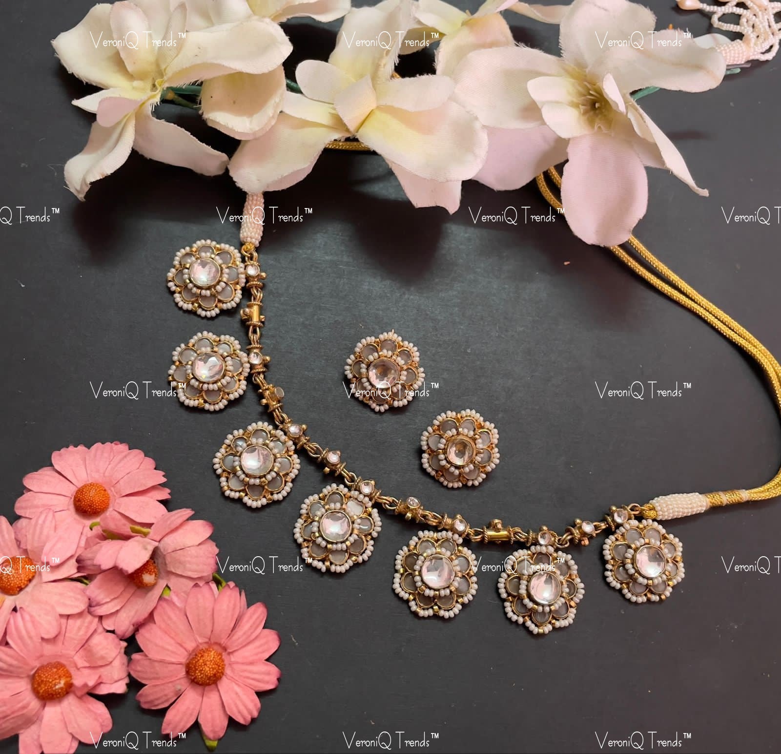 VeroniQ Trends-Floral Style Gold Plated Pachi Kundan Necklace Pachi Kundan-Gold Plated-Wedding Jewellery-Punjabi Jewellery-South Indian-Thappa Jewellery