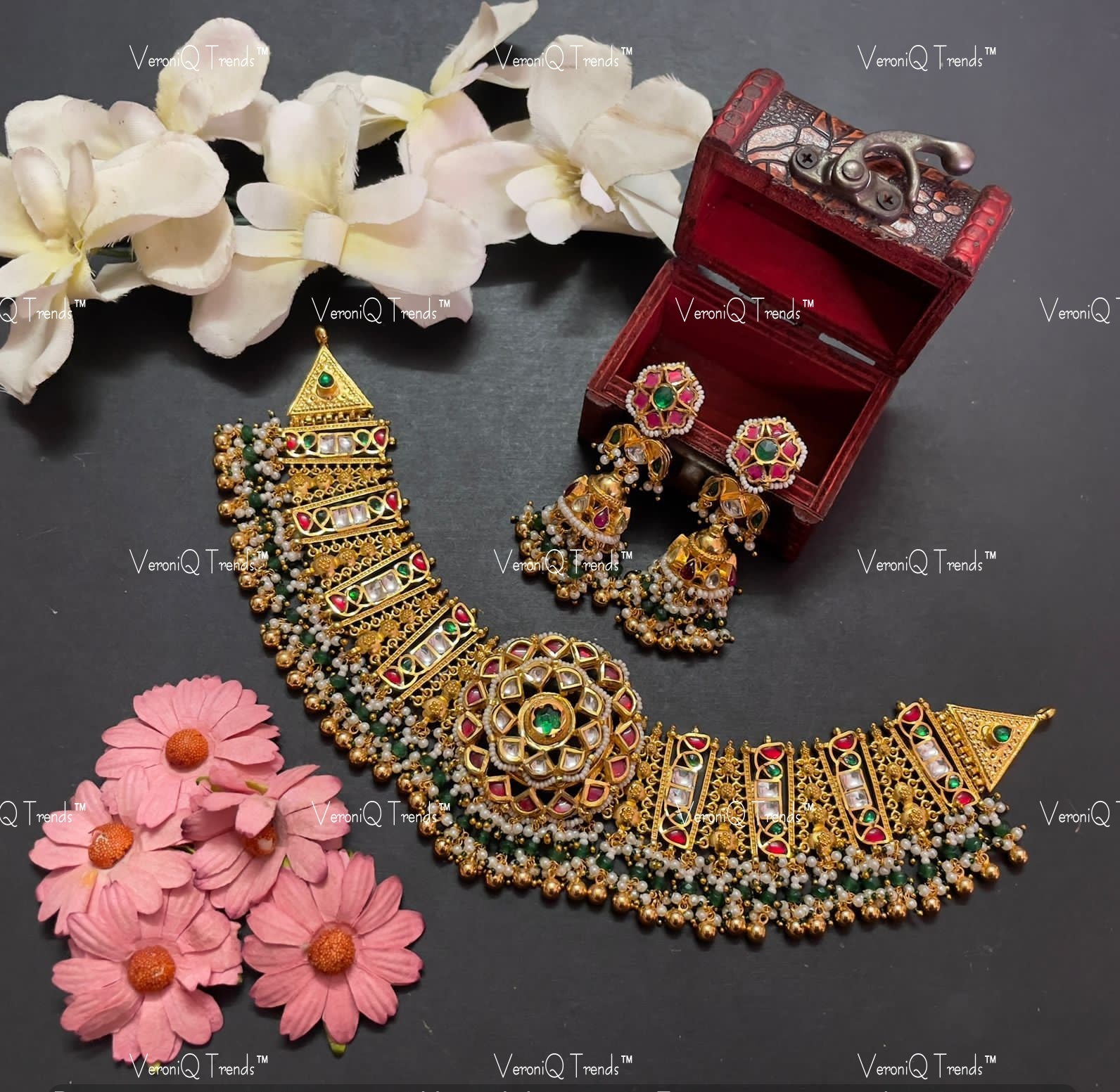 VeroniQ Trends-Traditional Gold Plated Kemp Stone Pachi Kundan Choker Necklace Pachi Kundan-Gold Plated-Wedding Jewellery-Punjabi Jewellery-South Indian-Thappa Jewellery