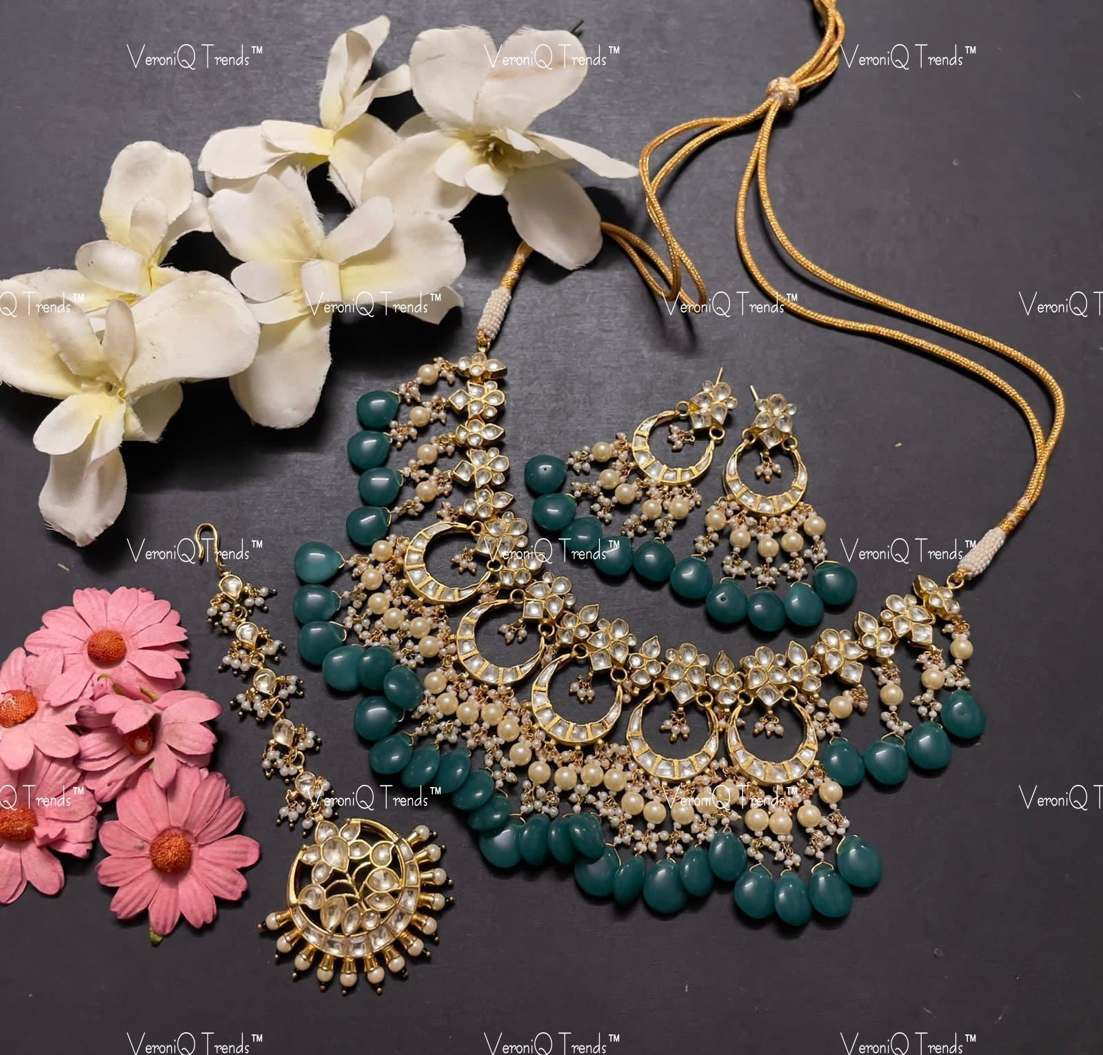 VeroniQ Trends-Traditional Chandbali Drop Gold Plated Pachi Kundan With Beryls Beads Choker Necklace With Earrings and Maang Tika Pachi Kundan-Gold Plated-Wedding Jewellery-Punjabi Jewellery-South Indian-Thappa Jewellery