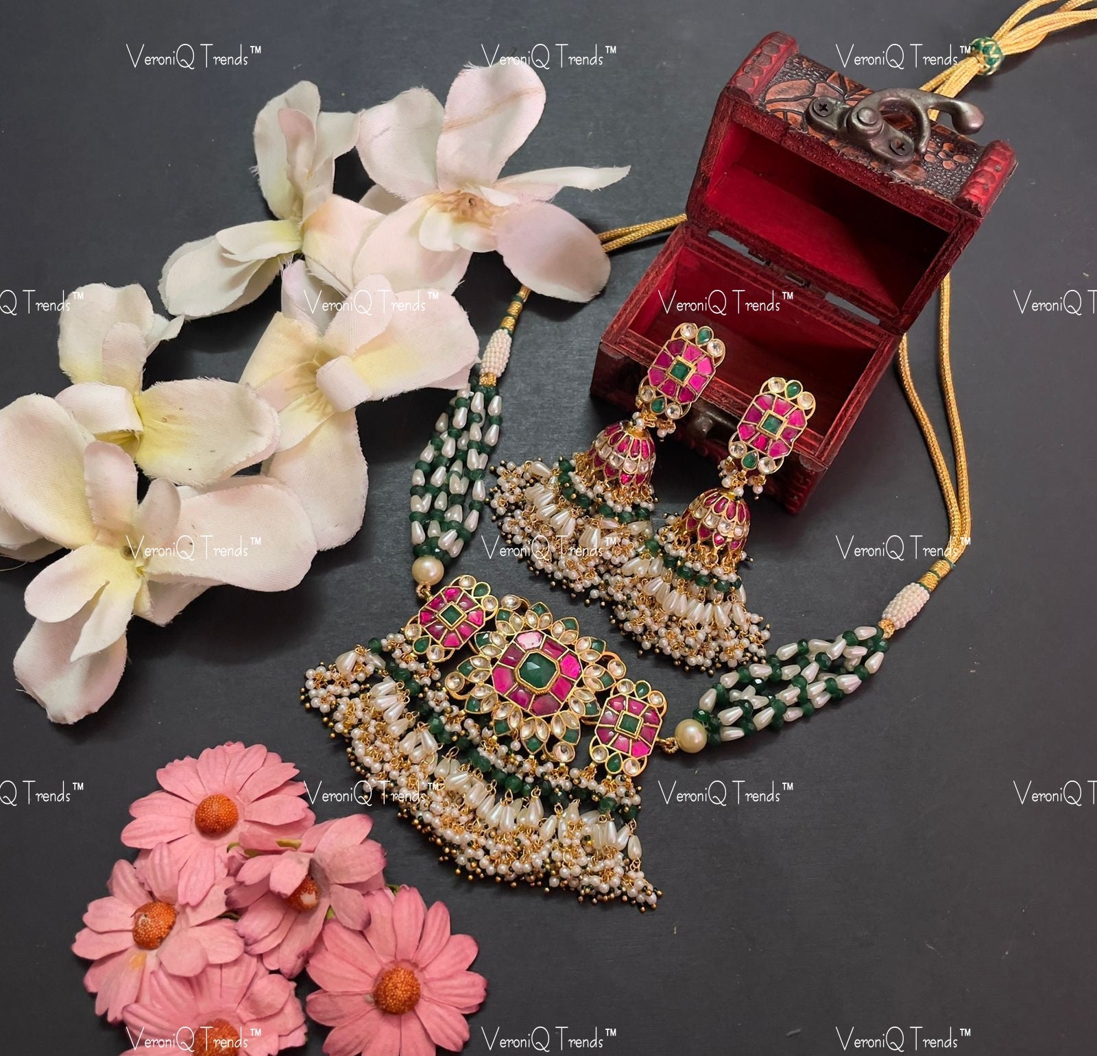 VeroniQ Trends-Rajwadi Style Kemp Stone Gold Plated Pachi Kundan Choker Necklace Pachi Kundan-Gold Plated-Wedding Jewellery-Punjabi Jewellery-South Indian-Thappa Jewellery
