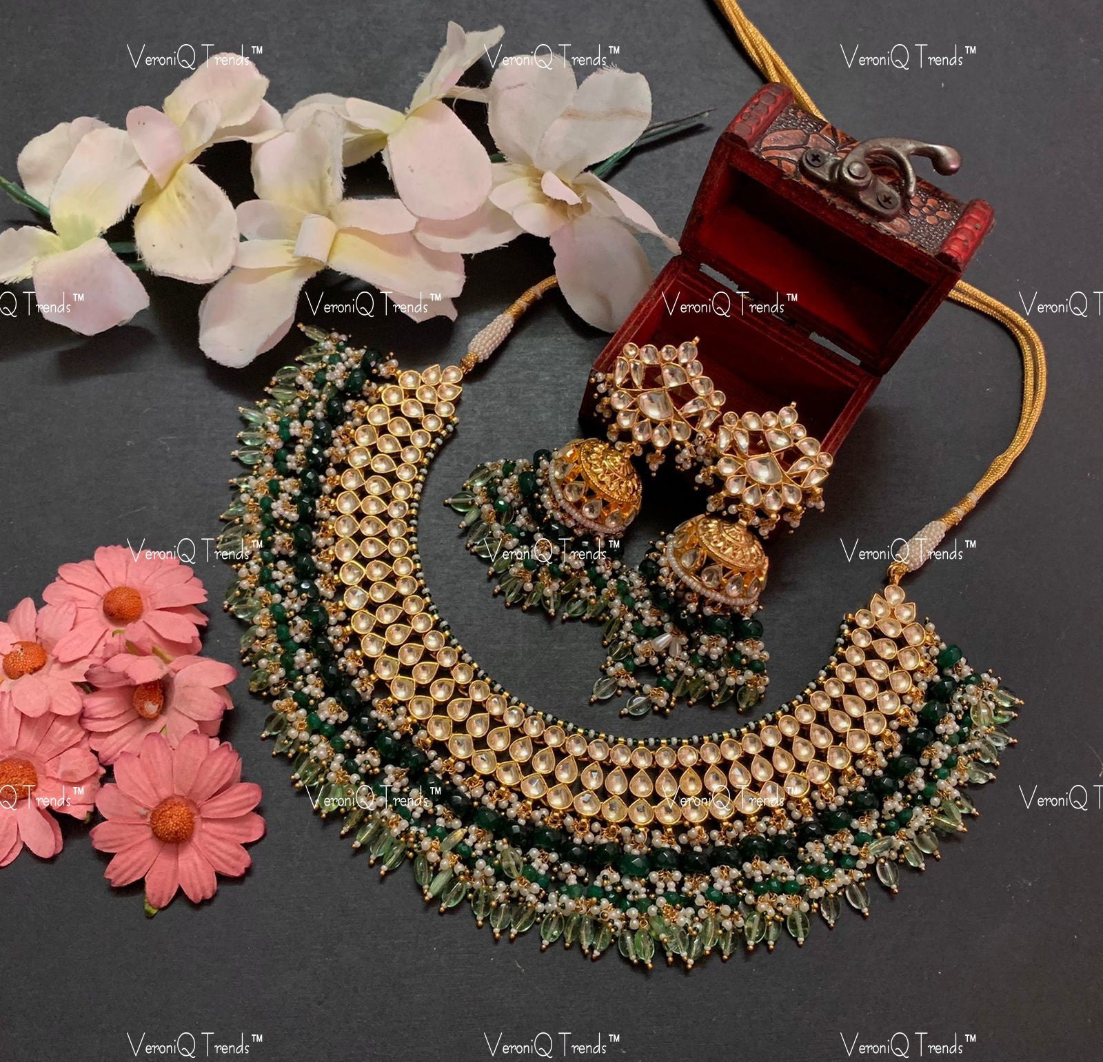 VeroniQ Trends-Traditional Green Kundan Jadau Gold Plated Pachi Kundan Choker Necklace Pachi Kundan-Gold Plated-Wedding Jewellery-Punjabi Jewellery-South Indian-Thappa Jewellery