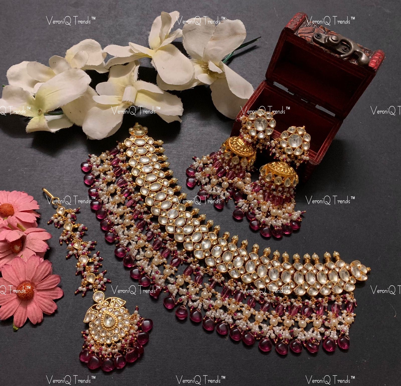 VeroniQ Trends-Bridal Gold Plated Red Beads Pachi Kundan Choker Necklace with Earrings And Maang Tika Pachi Kundan-Gold Plated-Wedding Jewellery-Punjabi Jewellery-South Indian-Thappa Jewellery