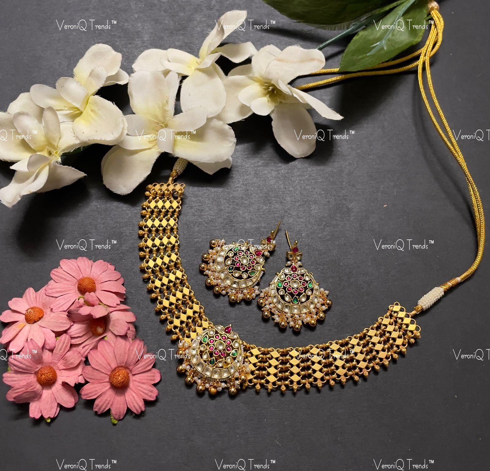 VeroniQ Trends-Gold Plated Pachi Kundan Chandbali Choker Necklace Pachi Kundan-Gold Plated-Wedding Jewellery-Punjabi Jewellery-South Indian-Thappa Jewellery
