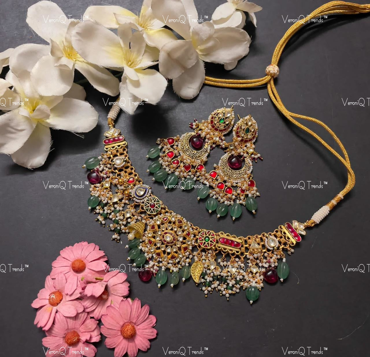 VeroniQ Trends-Traditional South Indian Gold Plated Pachi Kundan Kemp Stone Necklace Pachi Kundan-Gold Plated-Wedding Jewellery-Punjabi Jewellery-South Indian-Thappa Jewellery