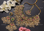 VeroniQ Trends-Bridal Gold Plated Chandbali Drop Pachi Kundan Choker Necklace With Earrings and Maang Tika Pachi Kundan-Gold Plated-Wedding Jewelry-Punjabi Jewelry-South Indian-Thappa Jewelry
