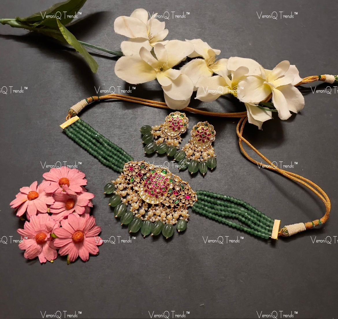 VeroniQ Trends-Gold Plated Kemp Stone and Pachi Kundan Choker Necklace With Green Beads Pachi Kundan-Gold Plated-Wedding Jewellery-Punjabi Jewellery-South Indian-Thappa Jewellery