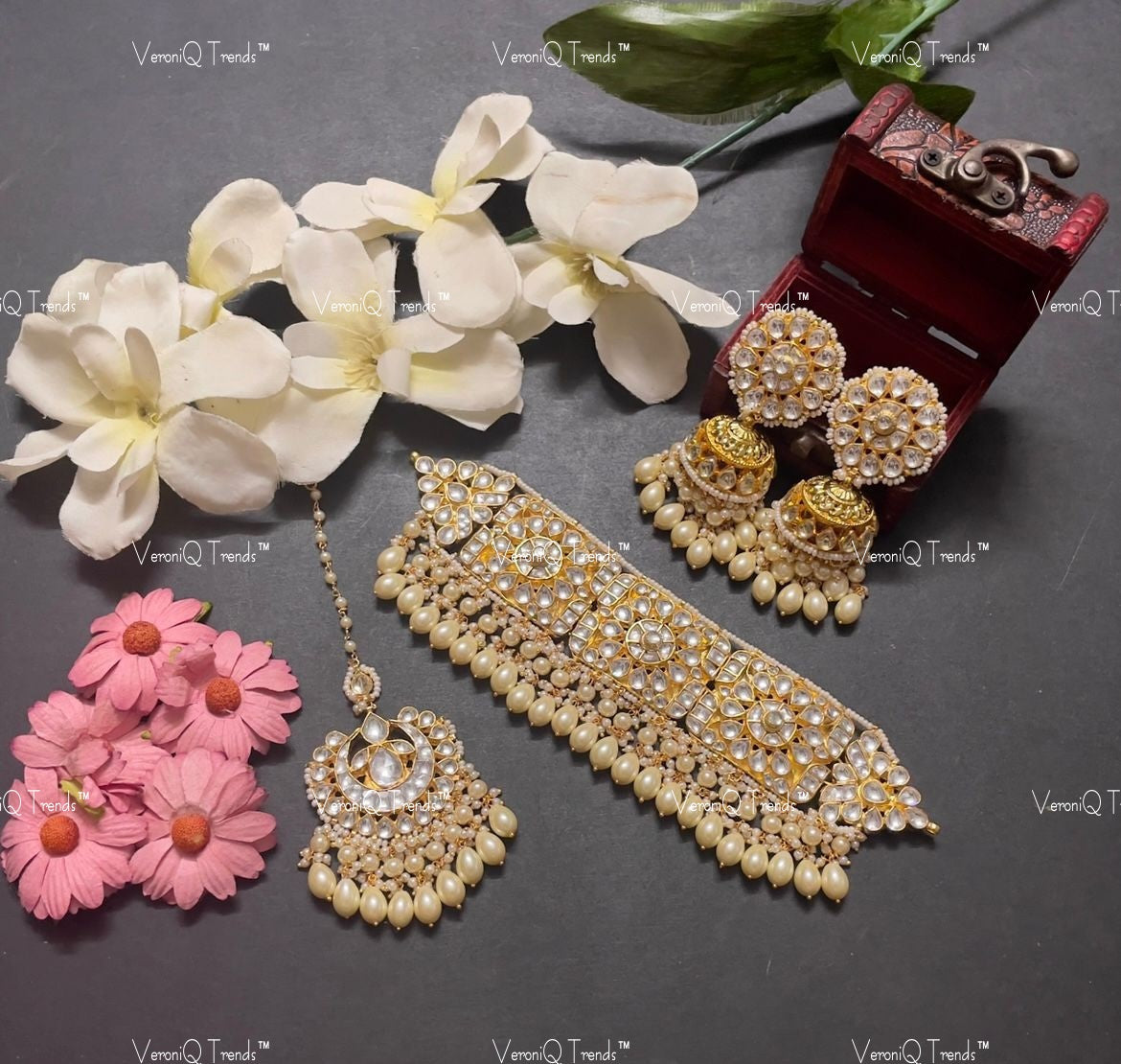 VeroniQ Trends-Royal Gold Plated Pearl Drop And Pachi Kundan Choker Necklace With Earrings And Maang Tika Pachi Kundan-Gold Plated-Wedding Jewellery-Punjabi Jewellery-South Indian-Thappa Jewellery