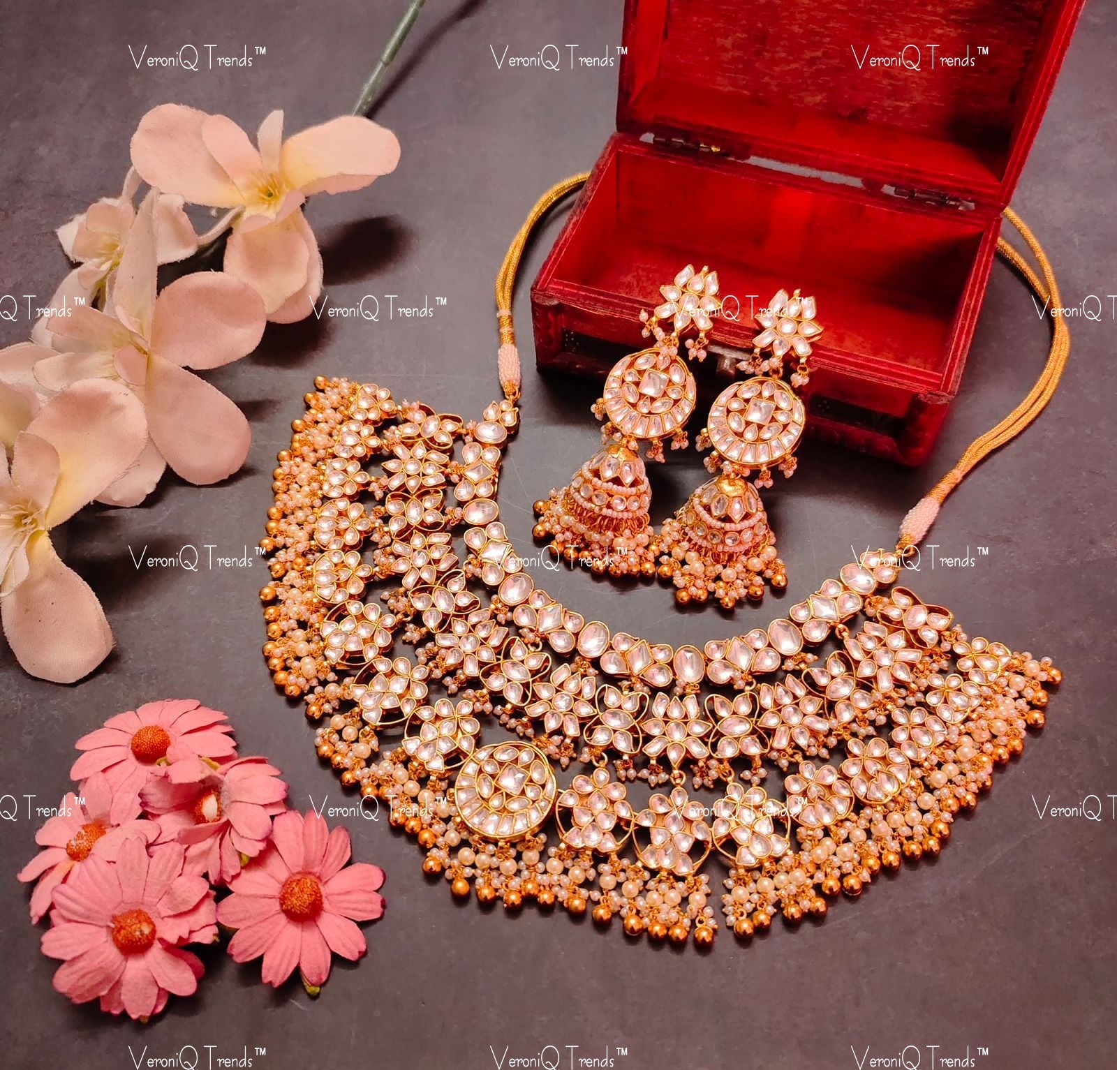 VeroniQ Trend-Traditional Gold Plated Pachi Kundan Necklace With Chandbali Dangler Earrings Pachi Kundan-Gold Plated-Wedding Jewellery-Punjabi Jewellery-South Indian-Thappa Jewellery