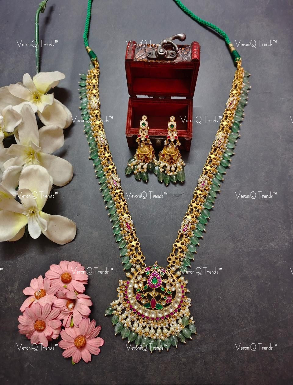 VeroniQ Trend-South Inadian Style Chandbali Pendant Long Gold Plated Pachi Kundan Necklace Pachi Kundan-Gold Plated-Wedding Jewellery-Punjabi Jewellery-South Indian-Thappa Jewellery