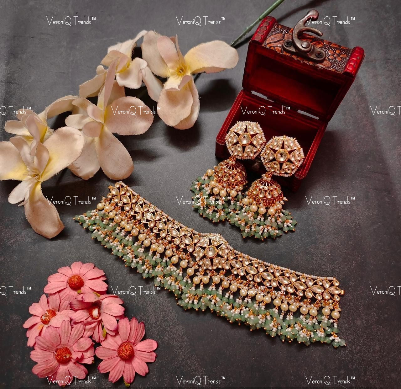 VeroniQ Trends-Traditional Jadau Gold Plated Pachi Kundan Choker Necklace-Gold Plated-Wedding Jewellery-Punjabi Jewellery-South Indian-Thappa Jewellery