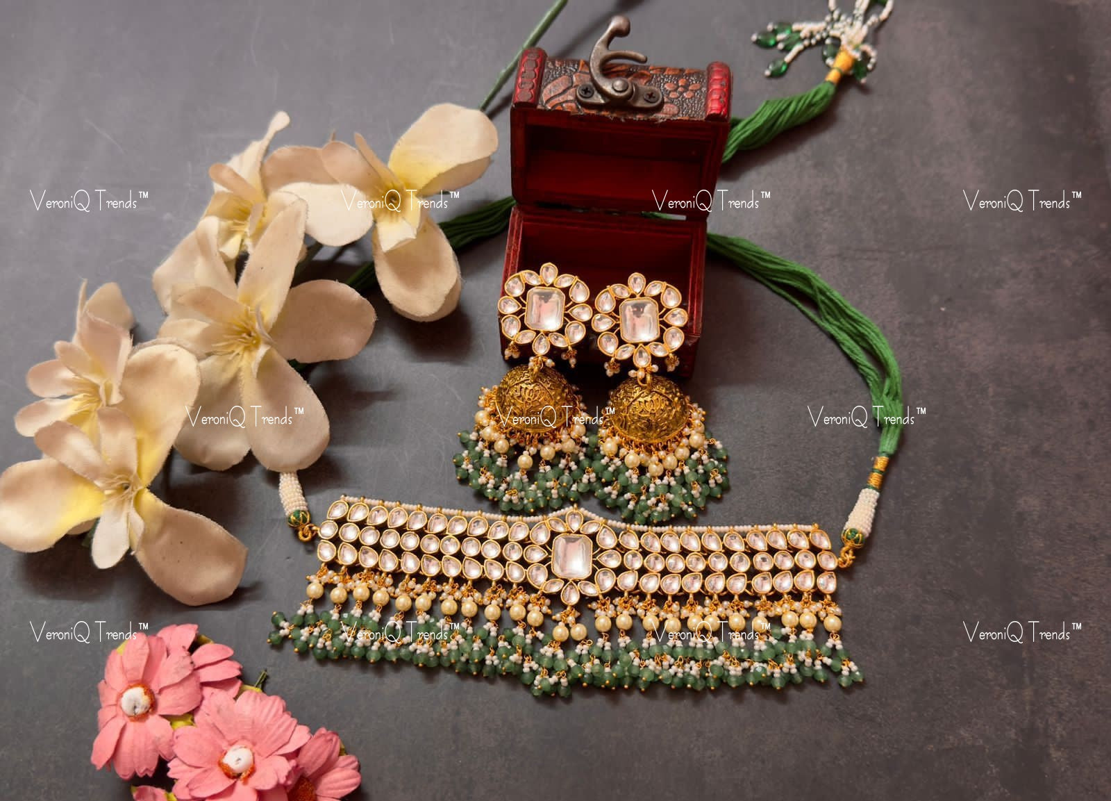 VeroniQ Trends-Jadau Kundan Pachi Kundan Choker Necklace Pachi Kundan-Gold Plated-Wedding Jewellery-Punjabi Jewellery-South Indian-Thappa Jewellery