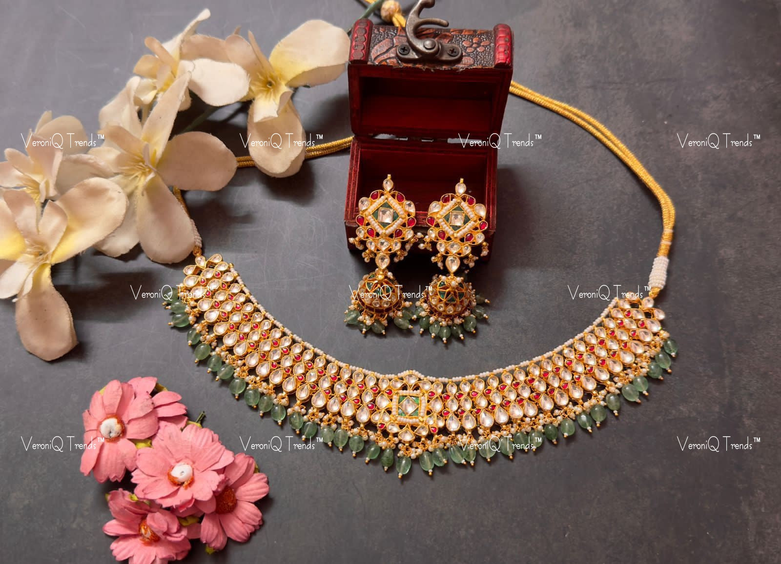 VeroniQ Trends-Traditional Kundan Gold Plated Pachi Kundan Necklace Pachi Kundan-Gold Plated-Wedding Jewellery-Punjabi Jewellery-South Indian-Thappa Jewellery