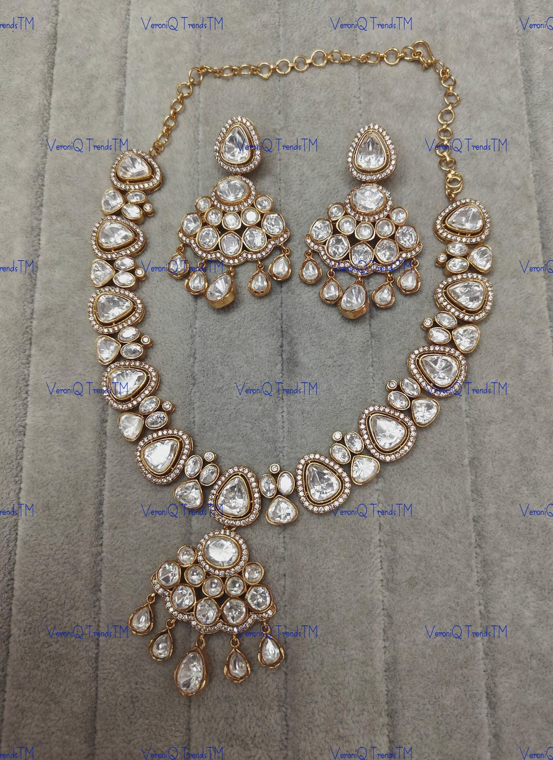 VeroniQ Trends-Beautiful Victorian Gold Plated Diamond Look Brass Moissanite Necklace Brass Moissanite-Gold Plated-Wedding Jewellery-Punjabi Jewellery-South Indian-Thappa Jewellery