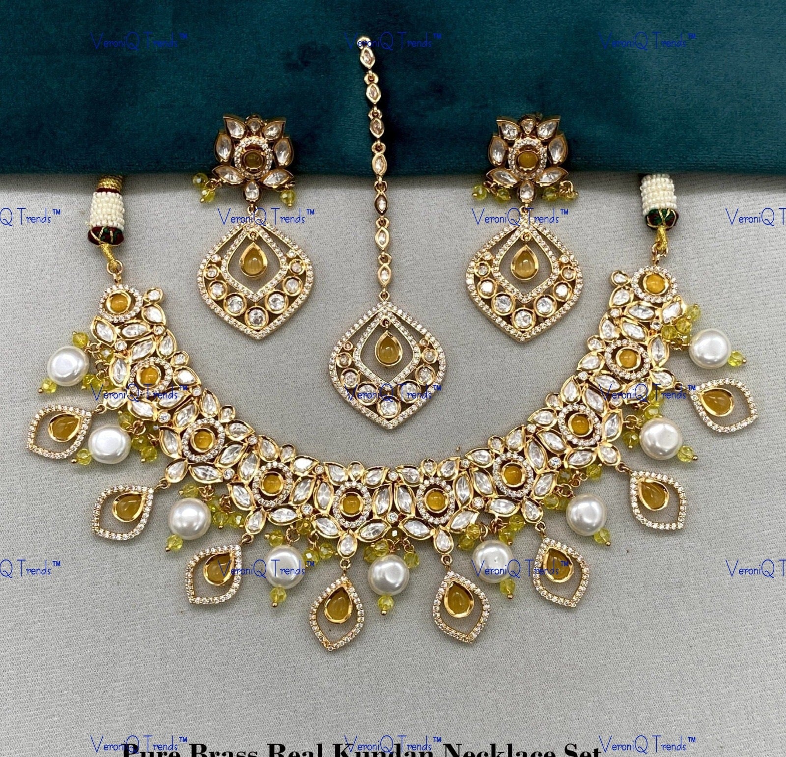 VeroniQ Trends-Beautiful Gold Plated Pearl and Kundan Polki Choker Necklace With Maang Tika and Earrings Kundan-Gold Plated-Wedding Jewellery-Punjabi Jewellery-South Indian-Thappa Jewellery