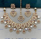 VeroniQ Trends-Beautiful Gold Plated Pearl and Kundan Polki Choker Necklace With Maang Tika and Earrings Kundan-Gold Plated-Wedding Jewelry-Punjabi Jewelry-South Indian-Thappa Jewelry