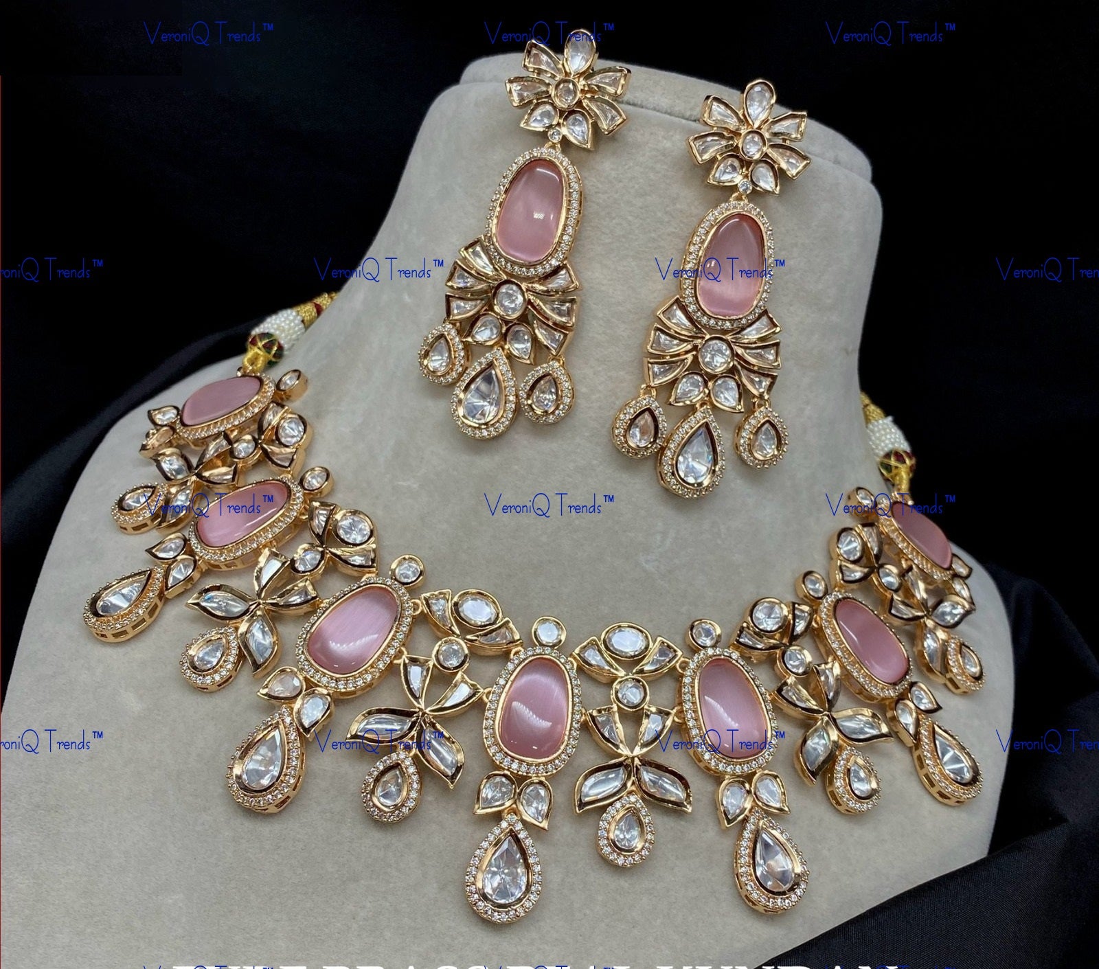 VeroniQ Trends-Elegant Gold Plated Kundan Polki Choker Necklace Kundan-Gold Plated-Wedding Jewellery-Punjabi Jewellery-South Indian-Thappa Jewellery