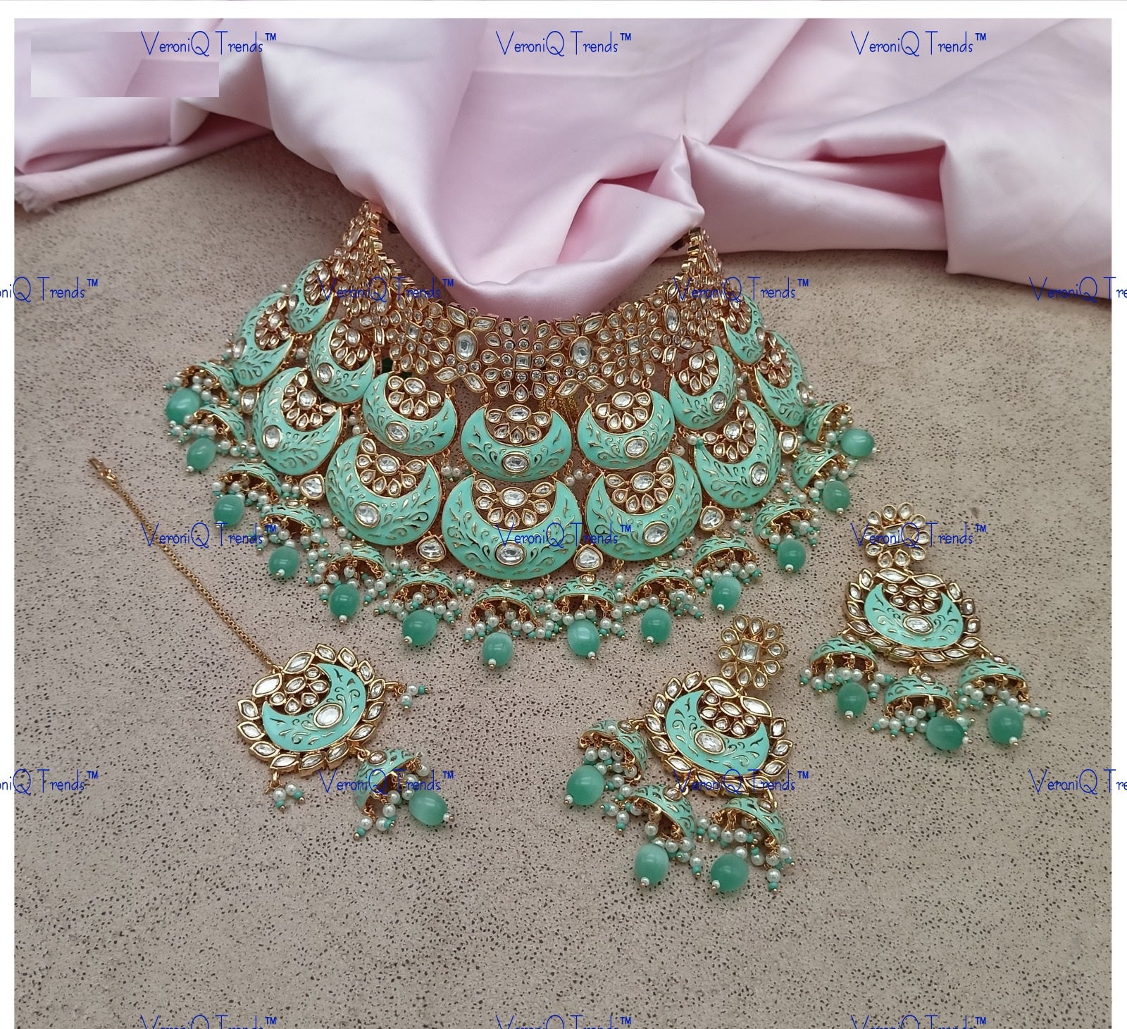 VeroniQ Trends-Elegant Bridal Chandbali Gold Plated Kundan Polki Choker Necklace In Turquoise Blue Color Kundan-Gold Plated-Wedding Jewellery-Punjabi Jewellery-South Indian-Thappa Jewellery