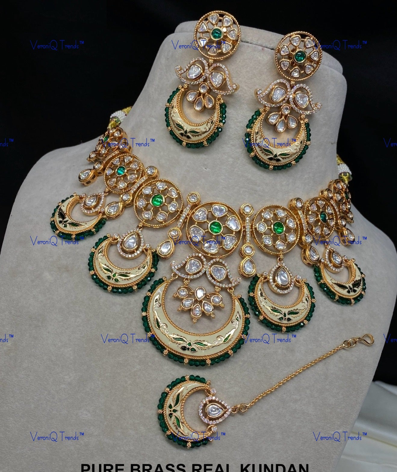 VeroniQ Trends-Traditional Bridal Gold Plated Emerald Green Kundan Polki Choker Necklace With Earrings And Maang Tika Polki-Gold Plated-Wedding Jewellery-Punjabi Jewellery-South Indian-Thappa Jewellery