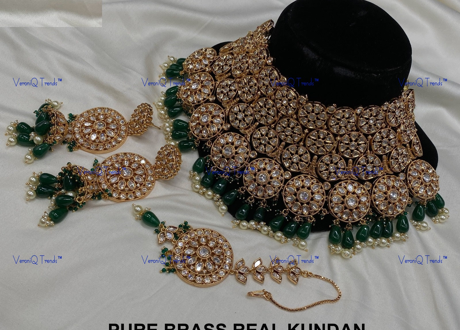 VeroniQ Trends-Bridal Emerald Green Quartz Beads And Kundan Polki Choker Necklace Polki-Gold Plated-Wedding Jewellery-Punjabi Jewellery-South Indian-Thappa Jewellery
