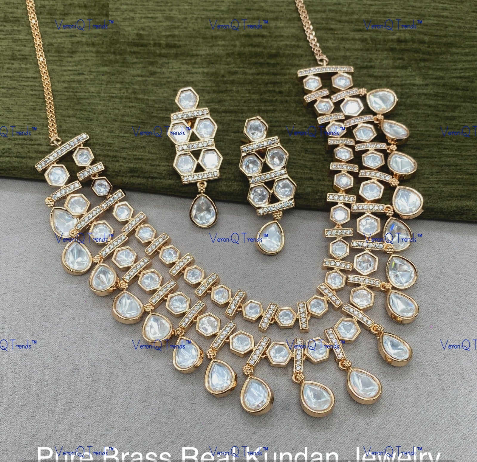 VeroniQ Trends-Cocktail Party Wear Look Gold Plated Kundan Polki Necklace Kundan-Gold Plated-Wedding Jewellery-Punjabi Jewellery-South Indian-Thappa Jewellery