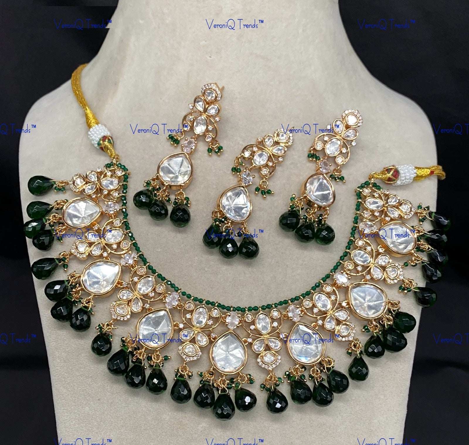 VeroniQ Trends-Traditional Bridal Gold Plated Kundan Polki Choker Necklace With Green Beads Kundan-Gold Plated-Wedding Jewellery-Punjabi Jewellery-South Indian-Thappa Jewellery