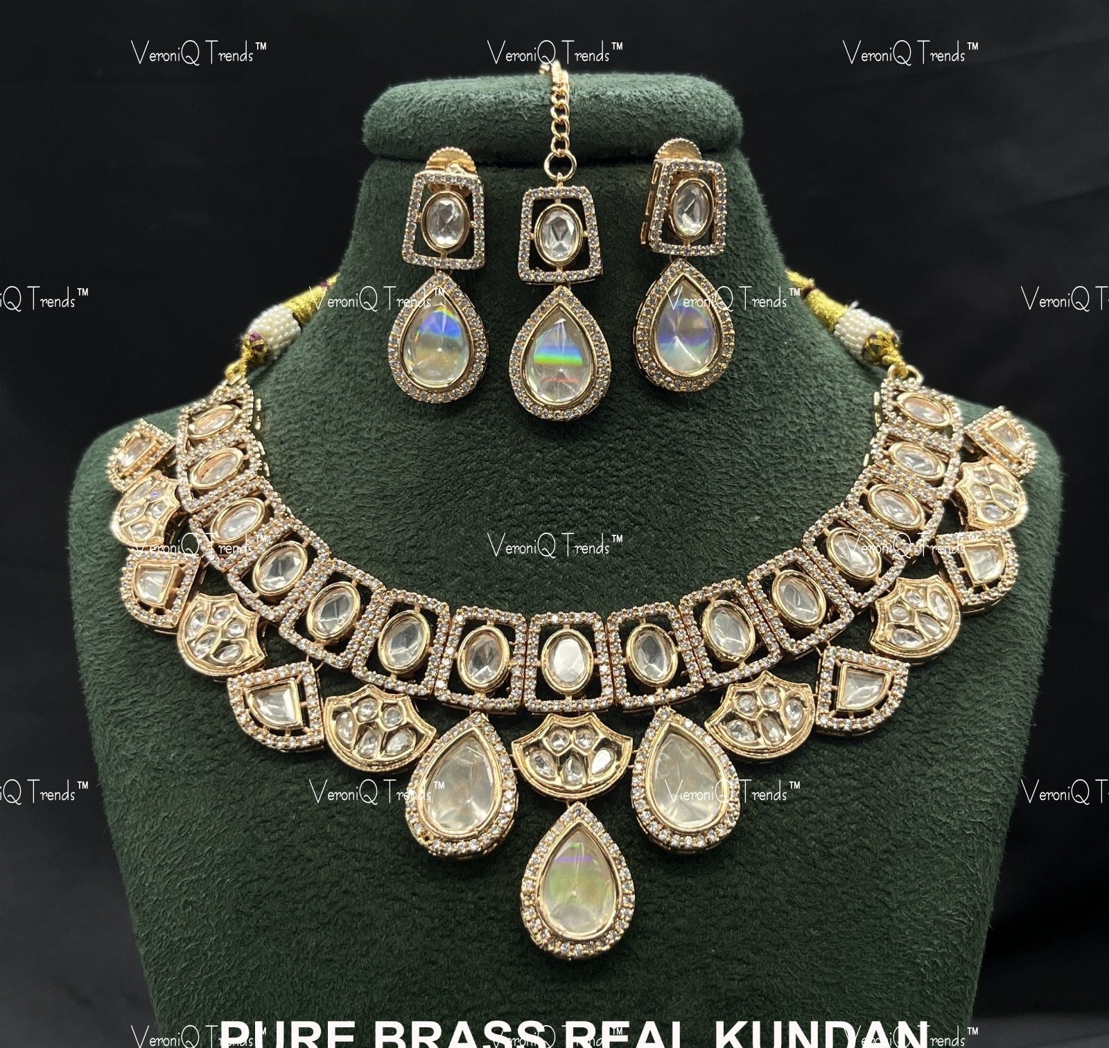 VeroniQ Trends-Elegant Bridal Gold Plated Diamond Look Kundan Polki Necklace Kundan-Gold Plated-Wedding Jewellery-Punjabi Jewellery-South Indian-Thappa Jewellery