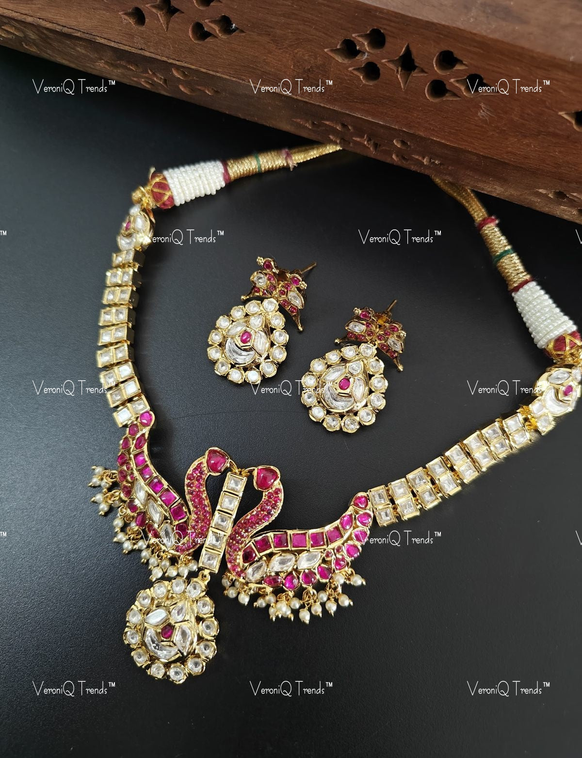 VeroniQ Trends-Pachi Kundan Peacock Design Polki Choker Necklace Polki-Gold Plated-Wedding Jewellery-Punjabi Jewellery-South Indian-Thappa Jewellery