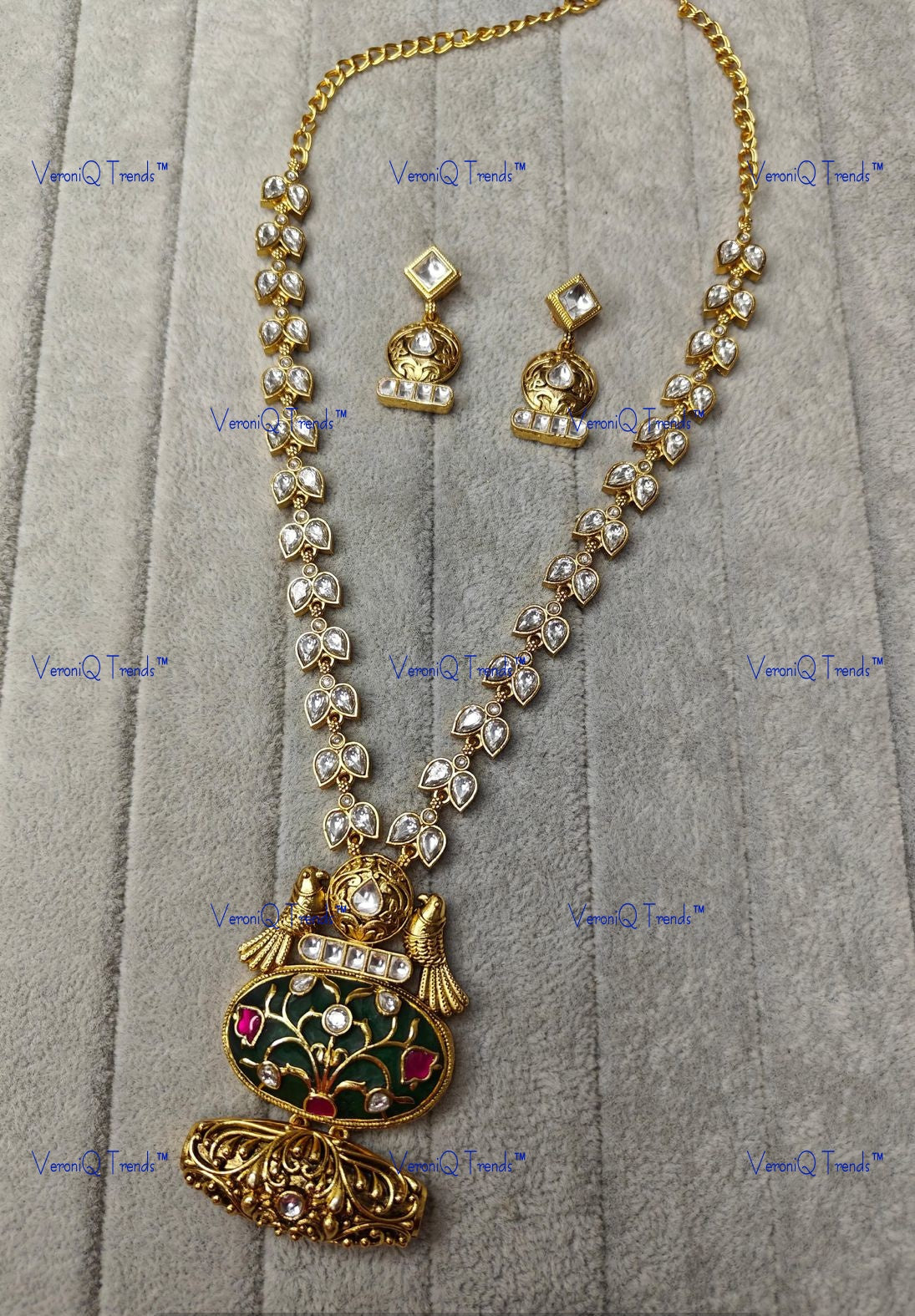 VeroniQ Trends-Gold Plated Green Carved Stone And Polki Long Necklace With Bird Motif Polki-Gold Plated-Wedding Jewellery-Punjabi Jewellery-South Indian-Thappa Jewellery