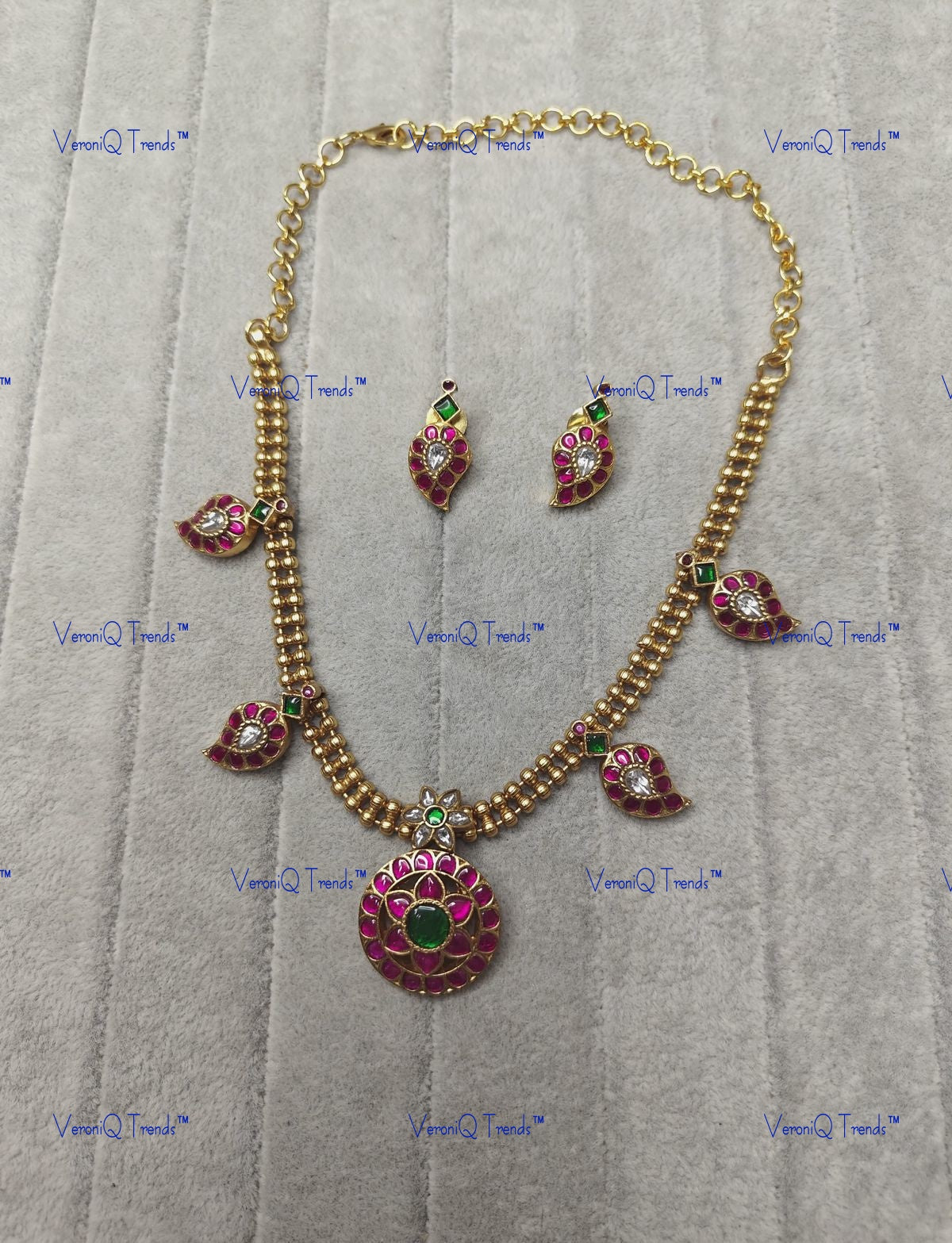 VeroniQ Trends-Gold Plated Pink Stone Polki Pendant Necklace Polki-Gold Plated-Wedding Jewellery-Punjabi Jewellery-South Indian-Thappa Jewellery