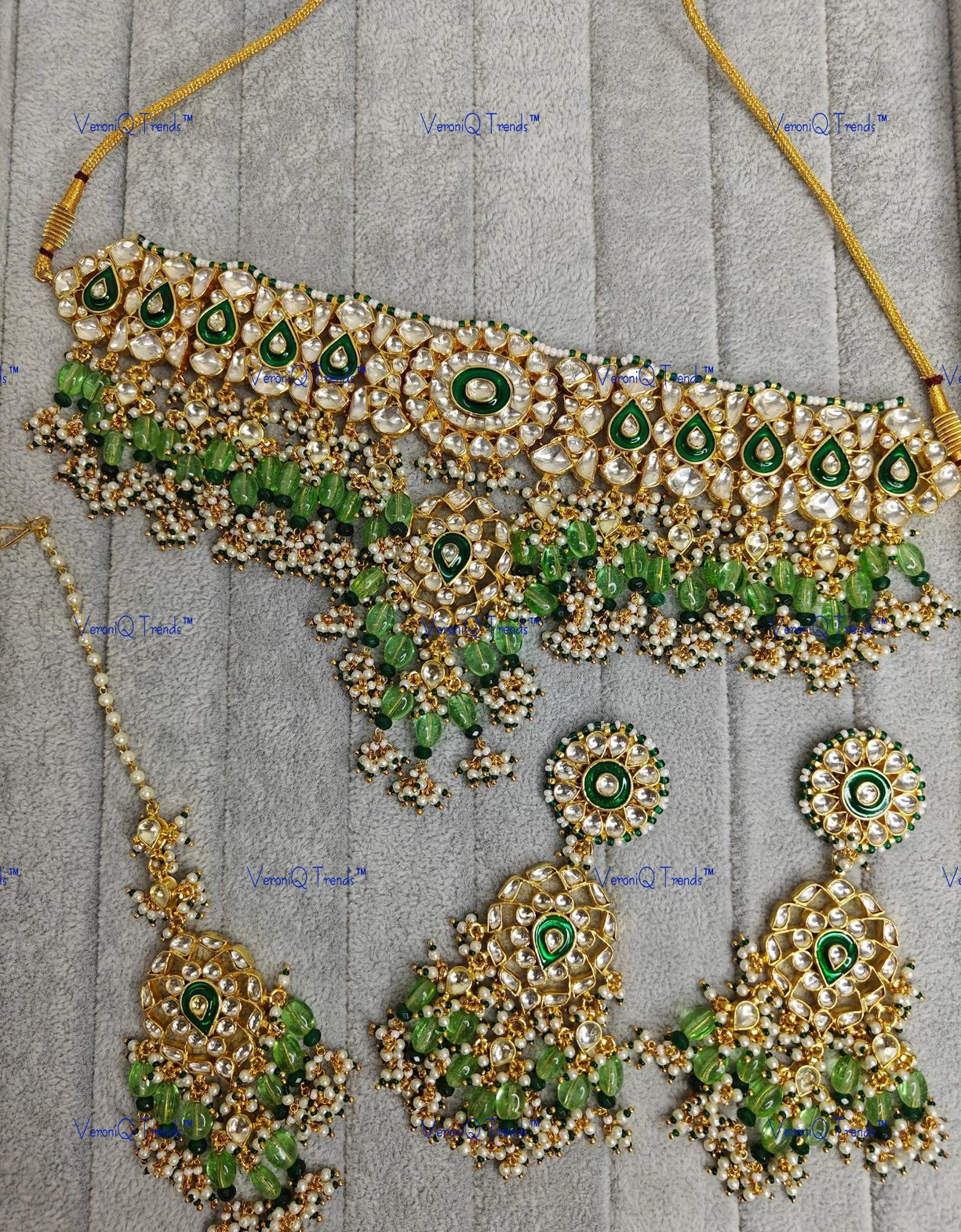 VeroniQ Trends-Victorian Bridal Emerald And Polki Choker Necklace With Earring And Maang Tika Polki-Emerald Stone-Gold Plated-Wedding Jewellery-Punjabi Jewellery-South Indian-Thappa Jewellery