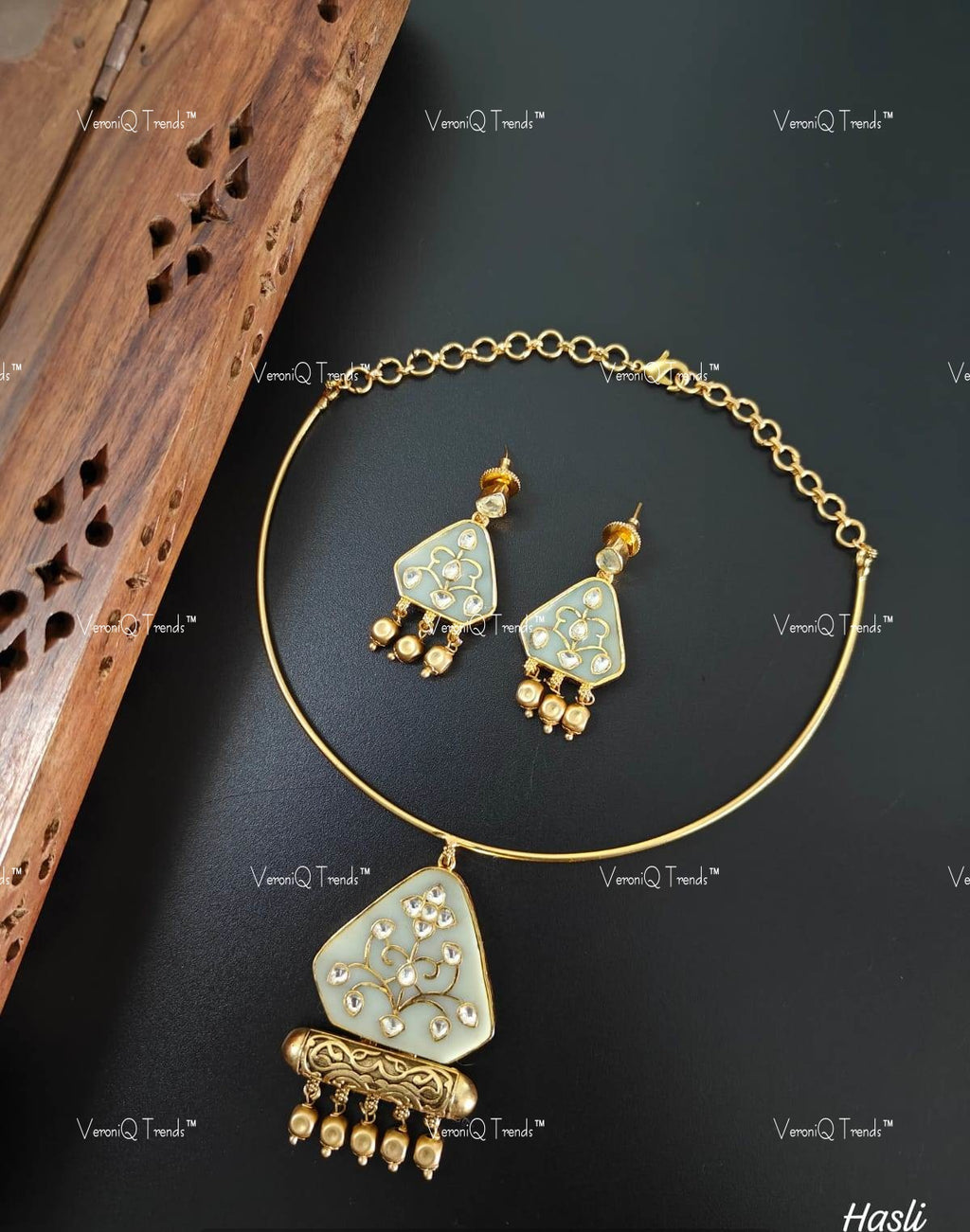 VeroniQ Trends-Hasli Style Gold Plated Polki Necklace Polki-Gold Plated-Wedding Jewellery-Punjabi Jewellery-South Indian-Thappa Jewellery