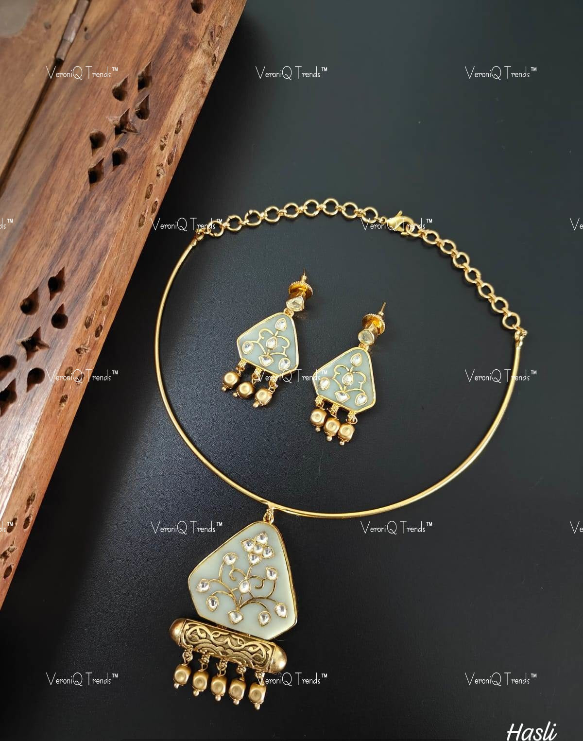 VeroniQ Trends-Hasli Style Gold Plated Polki Necklace Polki-Gold Plated-Wedding Jewellery-Punjabi Jewellery-South Indian-Thappa Jewellery