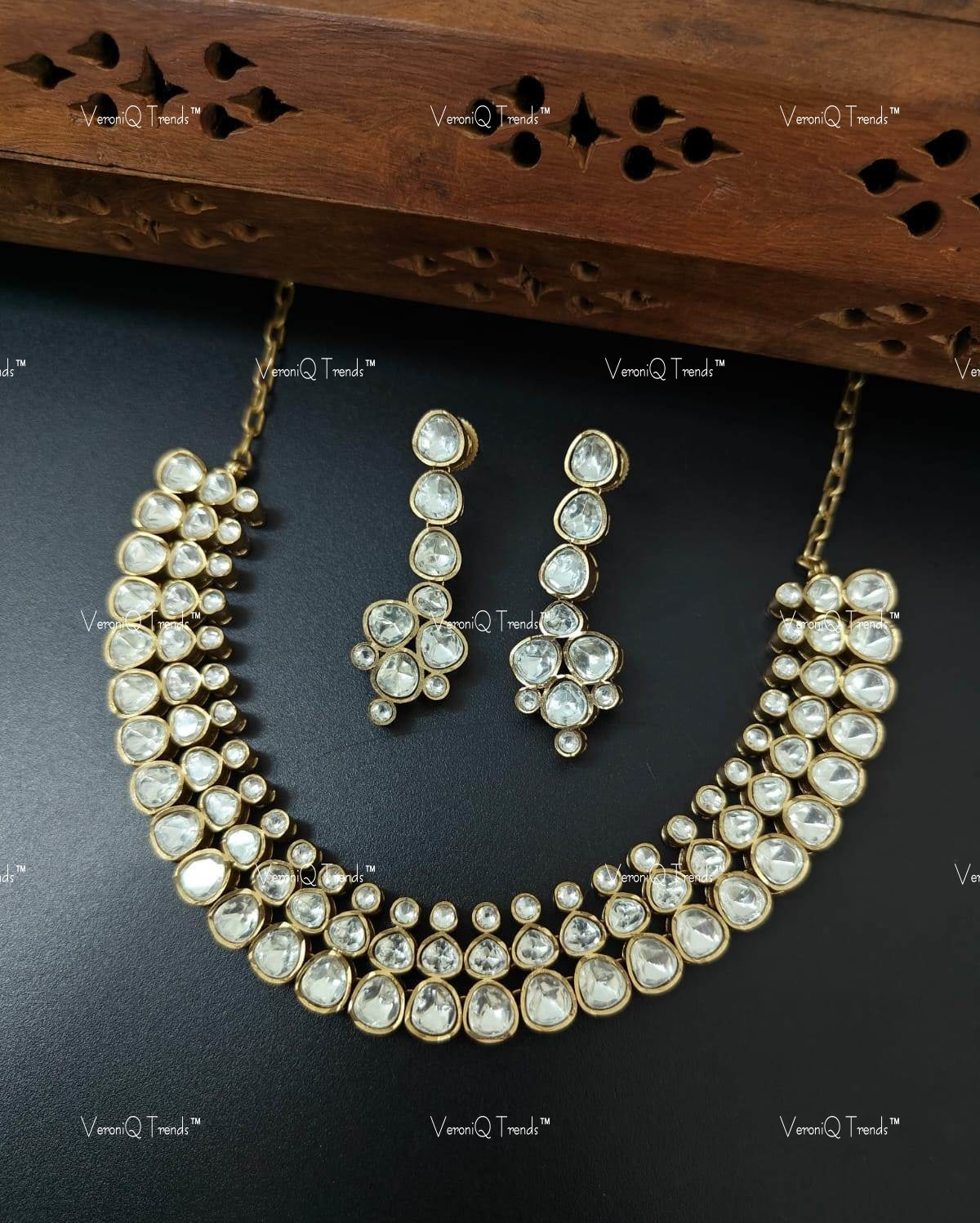 VeroniQ Trends-Diamond Look Polki Choker Necklace Polki-Gold Plated-Wedding Jewellery-Punjabi Jewellery-South Indian-Thappa Jewellery