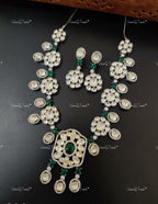 VeroniQ Trends-Victorian Bridal Polki Single Line Choker Necklace Polki-Gold Plated-Wedding Jewellery-Punjabi Jewellery-South Indian-Thappa Jewellery