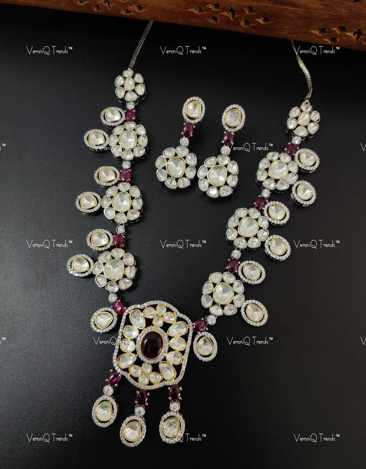 VeroniQ Trends-Victorian Bridal Polki Single Line Choker Necklace Polki-Gold Plated-Wedding Jewellery-Punjabi Jewellery-South Indian-Thappa Jewellery
