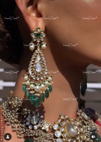 VeroniQ Trends-Victorian Bridal Pachi Kundan Choker Necklace with Emerald Green Beads Pachi-Gold Plated-Wedding Jewelry-Punjabi Jewelry-South Indian-Thappa Jewelry