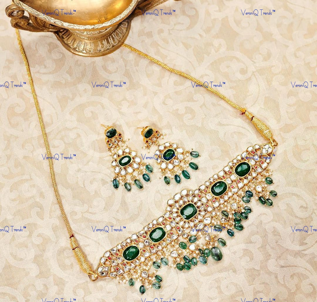 VeroniQ Trends-Emerald And Pachi Kundan Choker Necklace Pachi Kundan-Emerald Stone-Gold Plated-Wedding Jewellery-Punjabi Jewellery-South Indian-Thappa Jewellery
