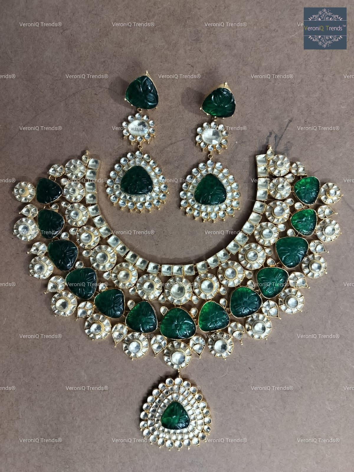 VeroniQ Trends-Gold Plated Green Stone Pachi Necklace 92.5 Pachi-Emerald Stone-Gold Plated-Wedding Jewellery-Punjabi Jewellery-South Indian-Thappa Jewellery