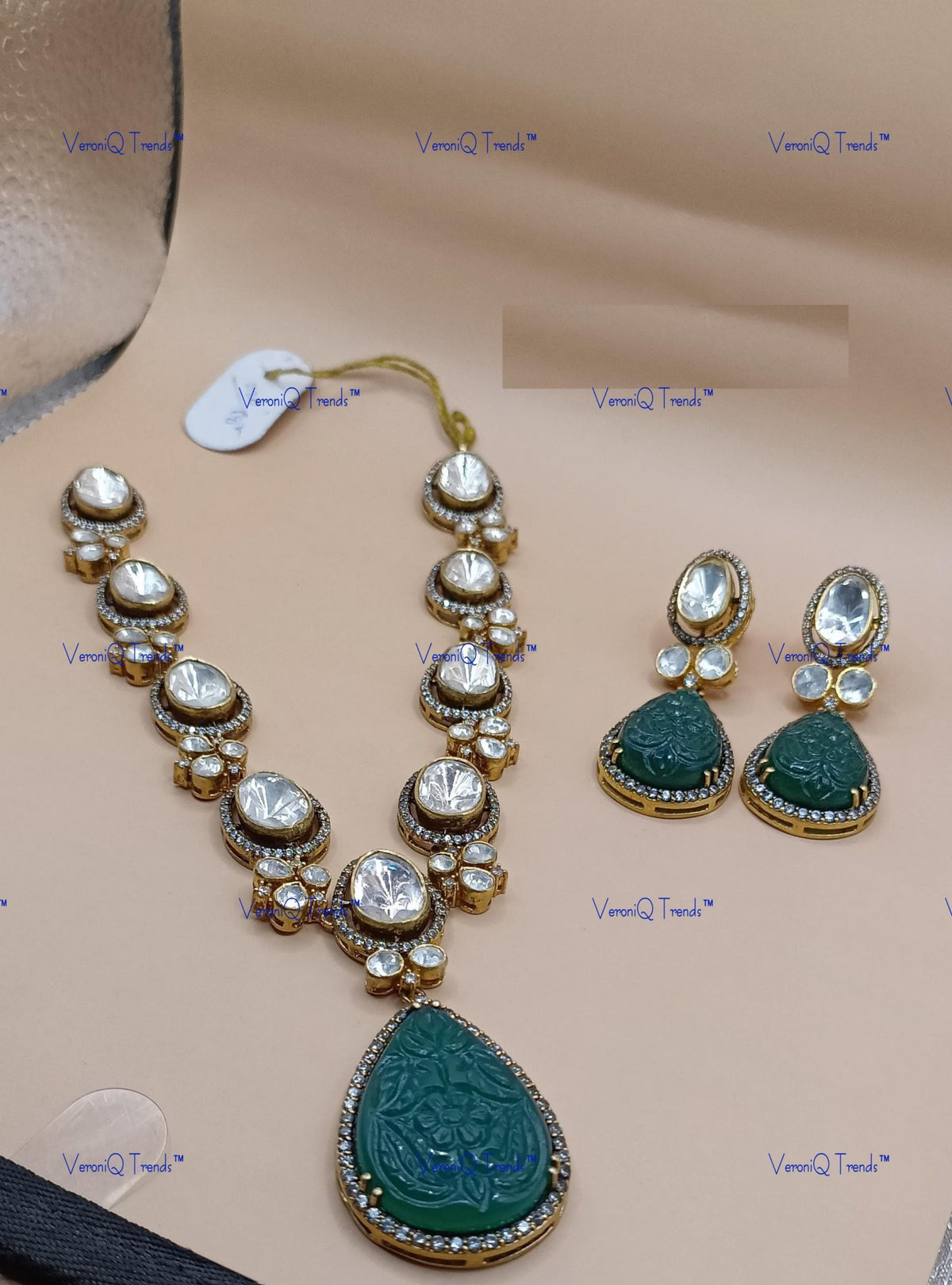 VeroniQ Trends-Victorian Carved Pendant And Polki Necklace 92.5 Sliver Moissanite Diamond Polki-Gold Plated-Wedding Jewelry-Punjabi Jewelry-South Indian-Thappa Jewelry