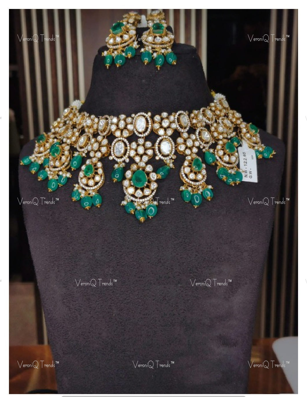 VeroniQ Trends-Victorian Bridal Polki And Emerald Choker Necklace 92.5 Silver Moissanite Diamond Polki-Emerald Stone-Gold Plated-Wedding Jewellery-Punjabi Jewellery-South Indian-Thappa Jewellery