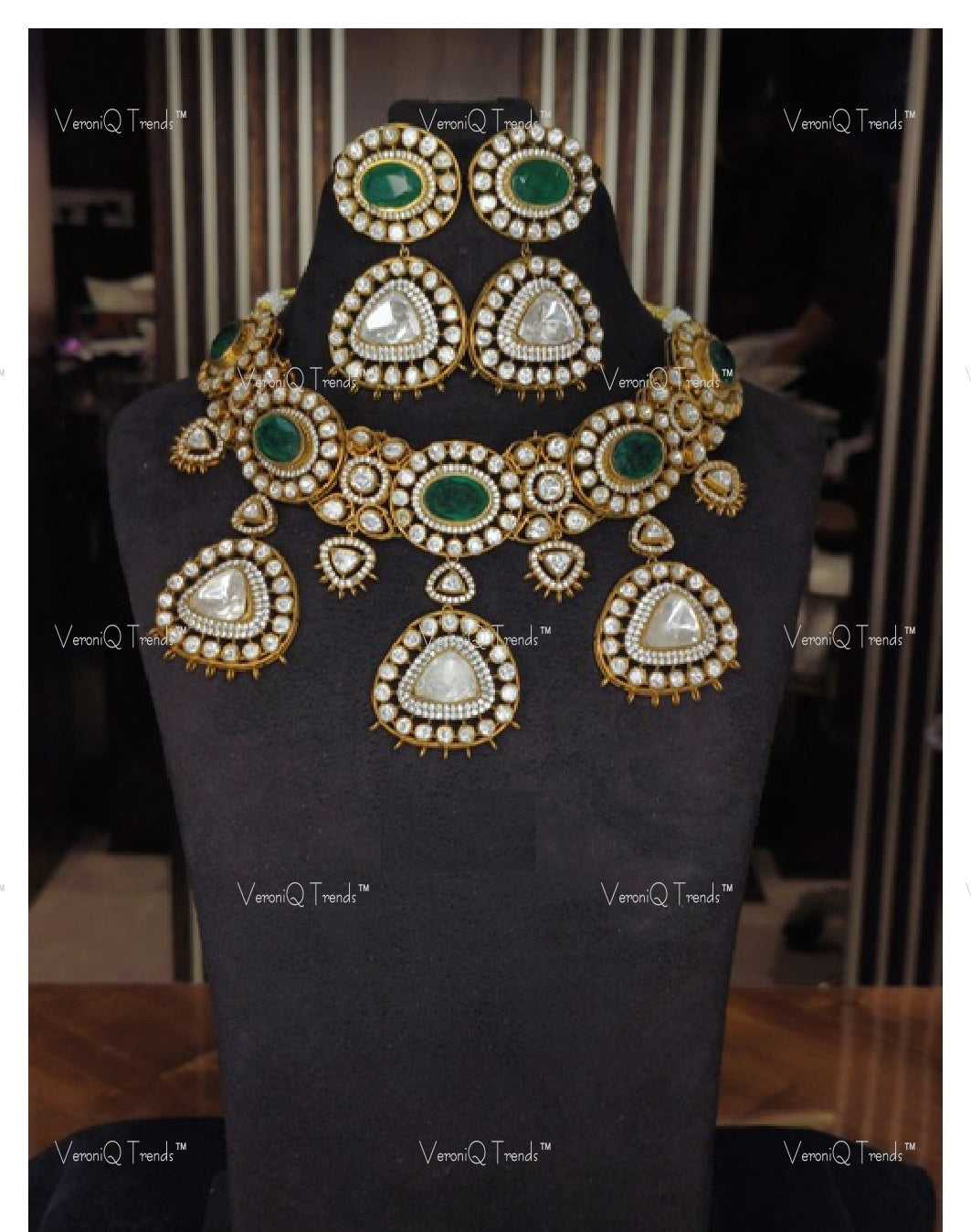VeroniQ Trends-Victorian Bridal Emerald And Polki Chokar Necklace 92.5 Silver Moissanite Diamond Polki-Emerald Stone-Gold Plated-Wedding Jewellery-Punjabi Jewellery-South Indian-Thappa Jewellery