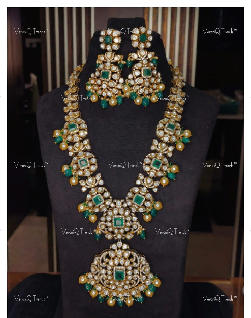 VeroniQ Trends-Victorian Bridal Emerald And Polki Necklace 92.5 Silver Moissanite Diamond Polki-Emerald Stone-Gold Plated-Wedding Jewellery-Punjabi Jewellery-South Indian-Thappa Jewellery