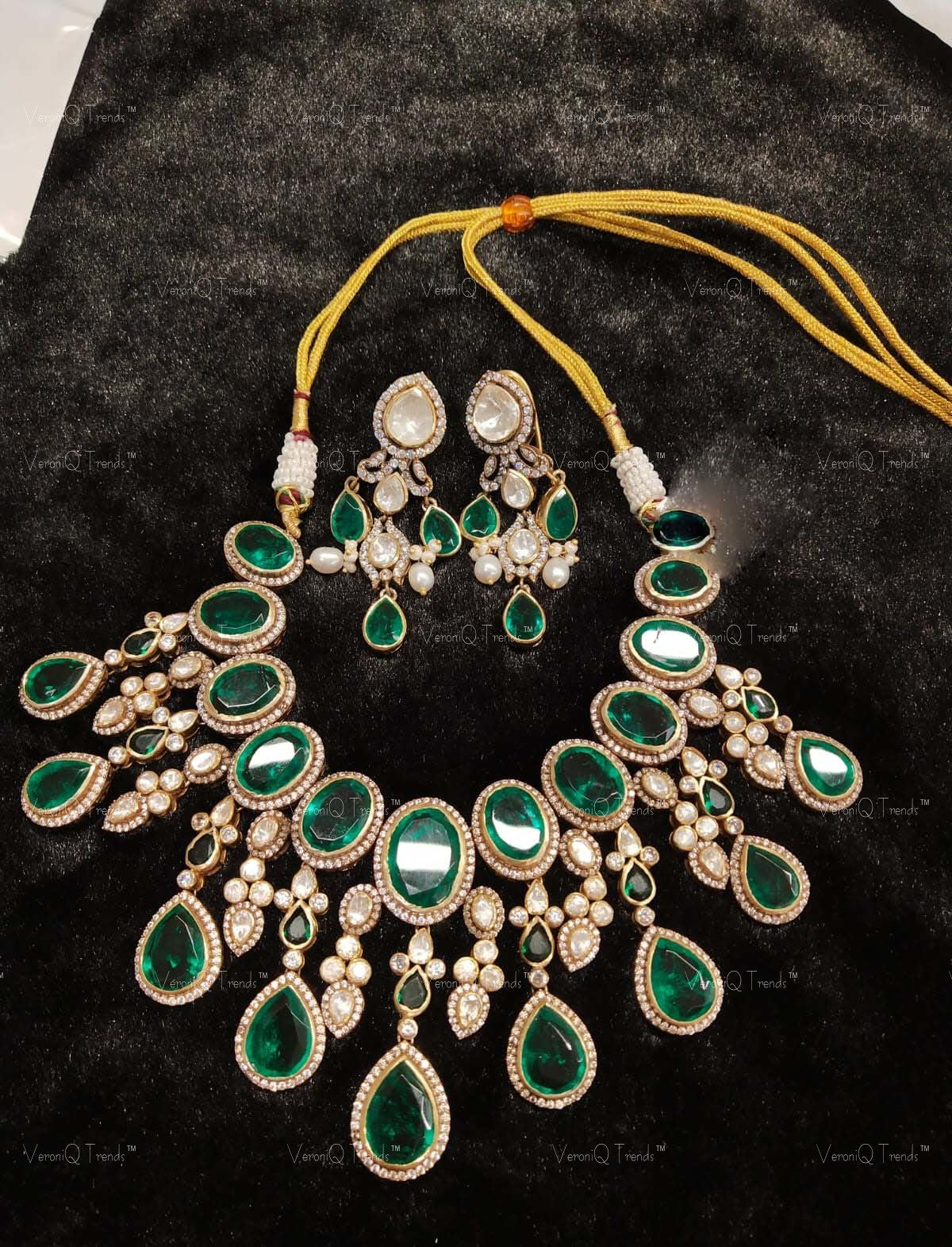 VeroniQ Trends-Victorian Cocktail Party Wear Emerald And Polki Silver Necklace 92.5 Silver Moissanite Diamond Polki-Emerald Stone-Gold Plated-Wedding Jewellery-Punjabi Jewellery-South Indian-Thappa Jewellery