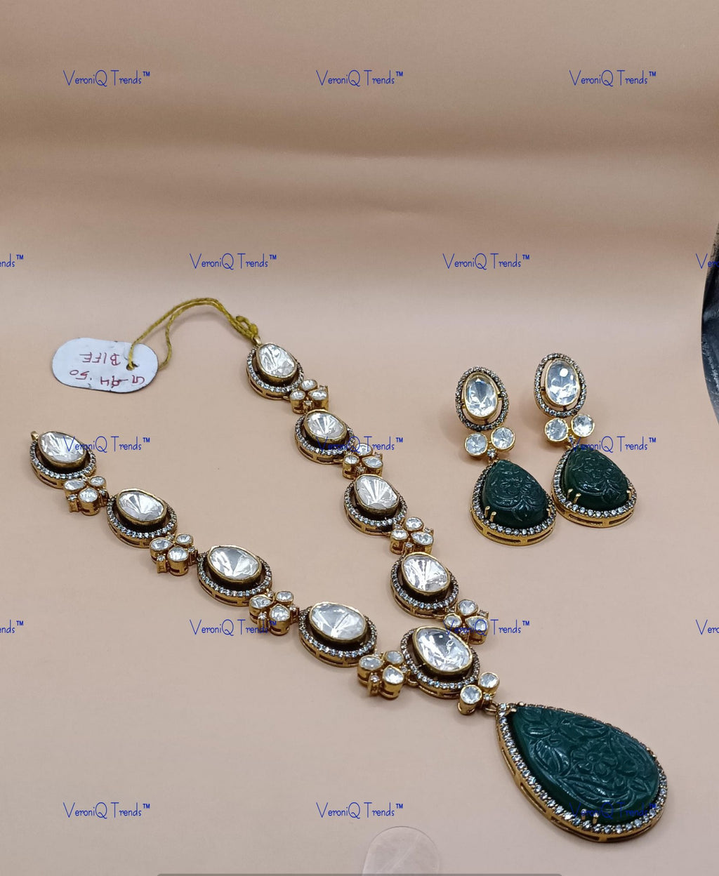 VeroniQ Trends-Victorian Carved Pendant And Polki Necklace 92.5 Sliver Moissanite Diamond Polki-Gold Plated-Wedding Jewelry-Punjabi Jewelry-South Indian-Thappa Jewelry