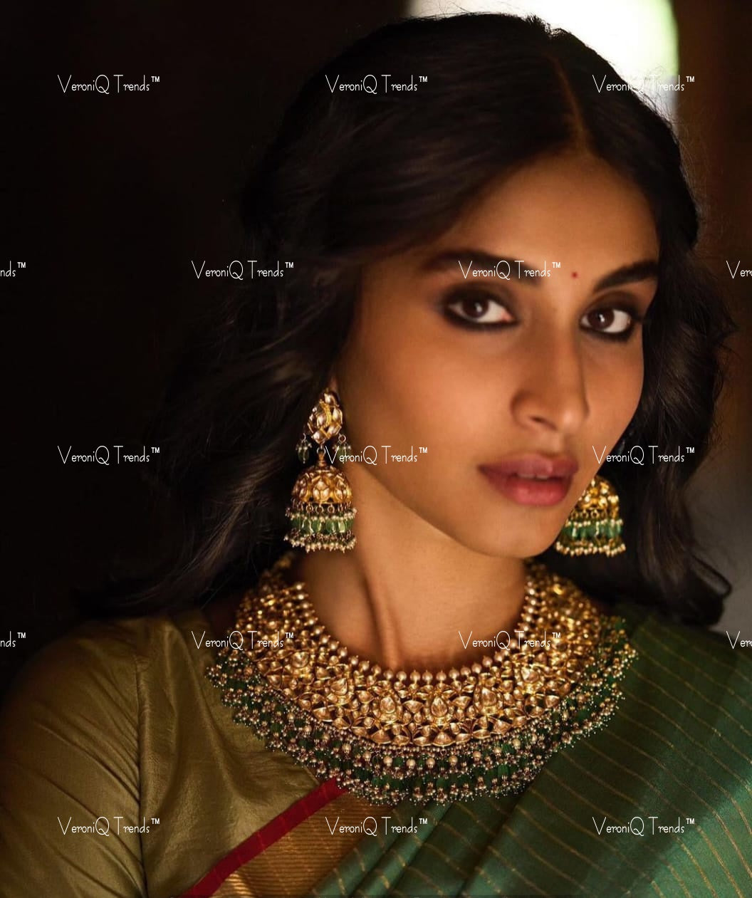 VeroniQ Trends-Beautiful Bridal Gold Plated Pachi Kundan Choker Necklace With Green Beads Pachi Kundan-Gold Plated-Wedding Jewellery-Punjabi Jewellery-South Indian-Thappa Jewellery