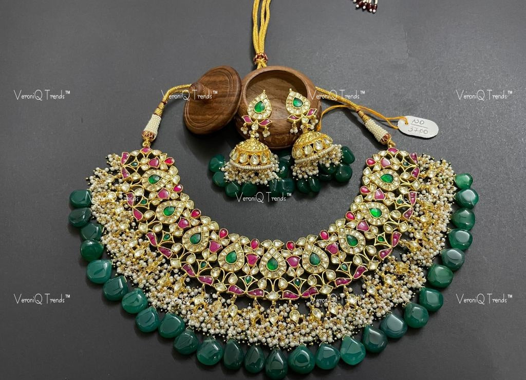 VeroniQ Trends-Traditional Green Quartz Beads Gold Plated Kemp Stone Pachi Kundan Choker Necklace With Jhumki Earrings Pachi Kundan-Gold Plated-Wedding Jewellery-Punjabi Jewellery-South Indian-Thappa Jewellery