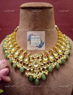 VeroniQ Trends-Traditional Gold Plated Heavy Pachi Kundan Choker Necklace With Green Quartz Beads Pachi Kundan-Gold Plated-Wedding Jewelry-Punjabi Jewelry-South Indian-Thappa Jewelry